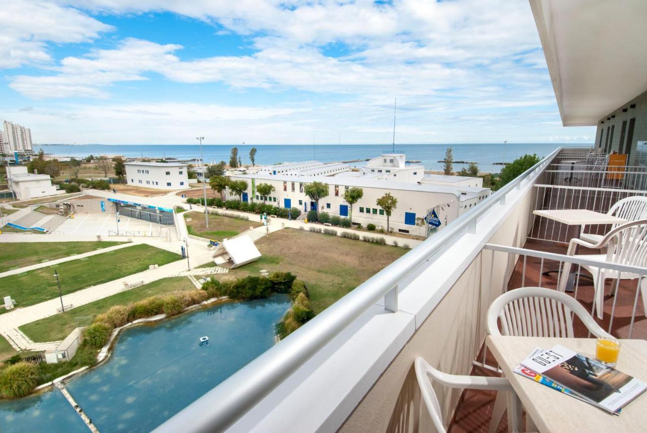 Hotel Cormoran Cattolica Exterior foto